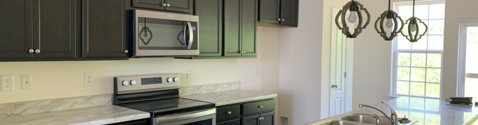 4 Bedrooms Bedrooms, ,3 BathroomsBathrooms,Apartment,For Rent,1002