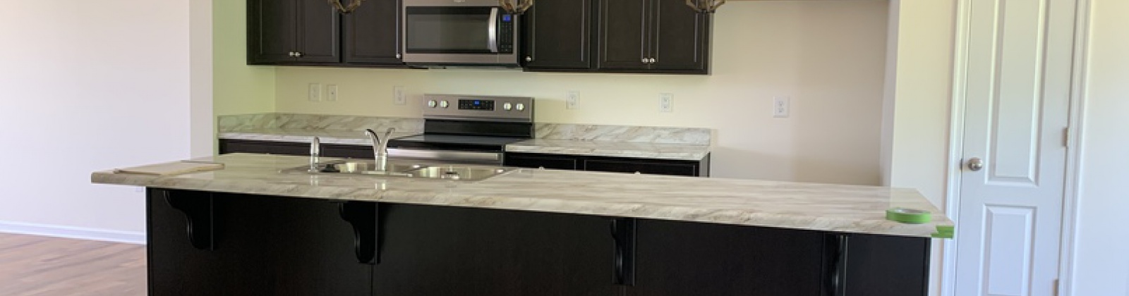 4 Bedrooms Bedrooms, ,3 BathroomsBathrooms,Apartment,For Rent,1002