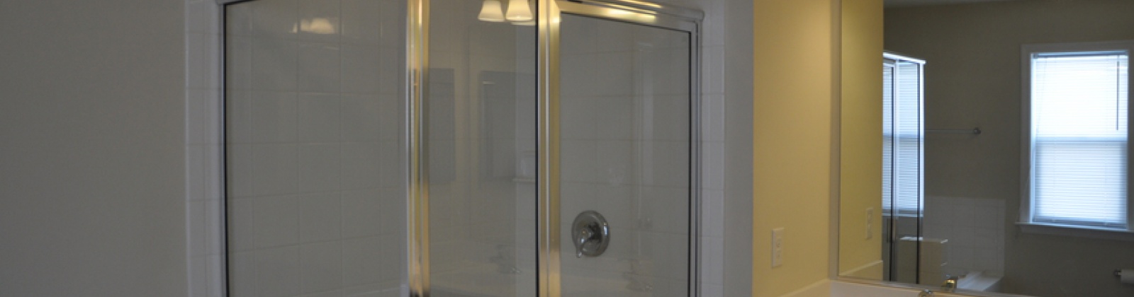 4 Bedrooms Bedrooms, ,3 BathroomsBathrooms,Townhouse,For Rent,1003