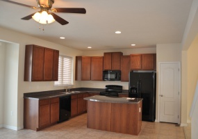 4 Bedrooms Bedrooms, ,3 BathroomsBathrooms,Townhouse,For Rent,1003
