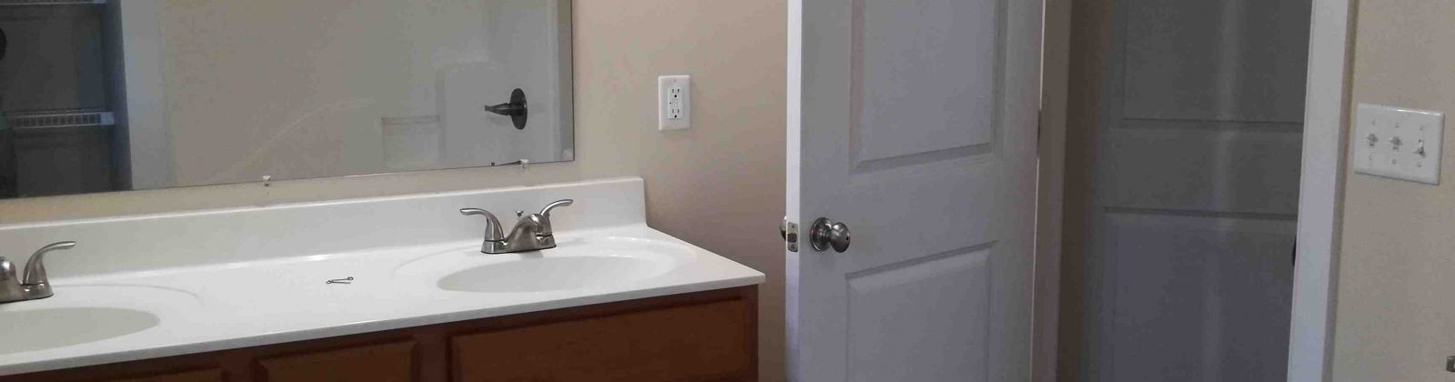 2 Bedrooms Bedrooms, ,2 BathroomsBathrooms,Apartment,For Rent,1005